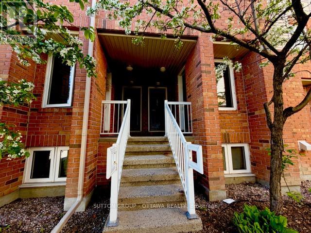 115 TALL PINES PRIVATE, Ottawa, Ontario