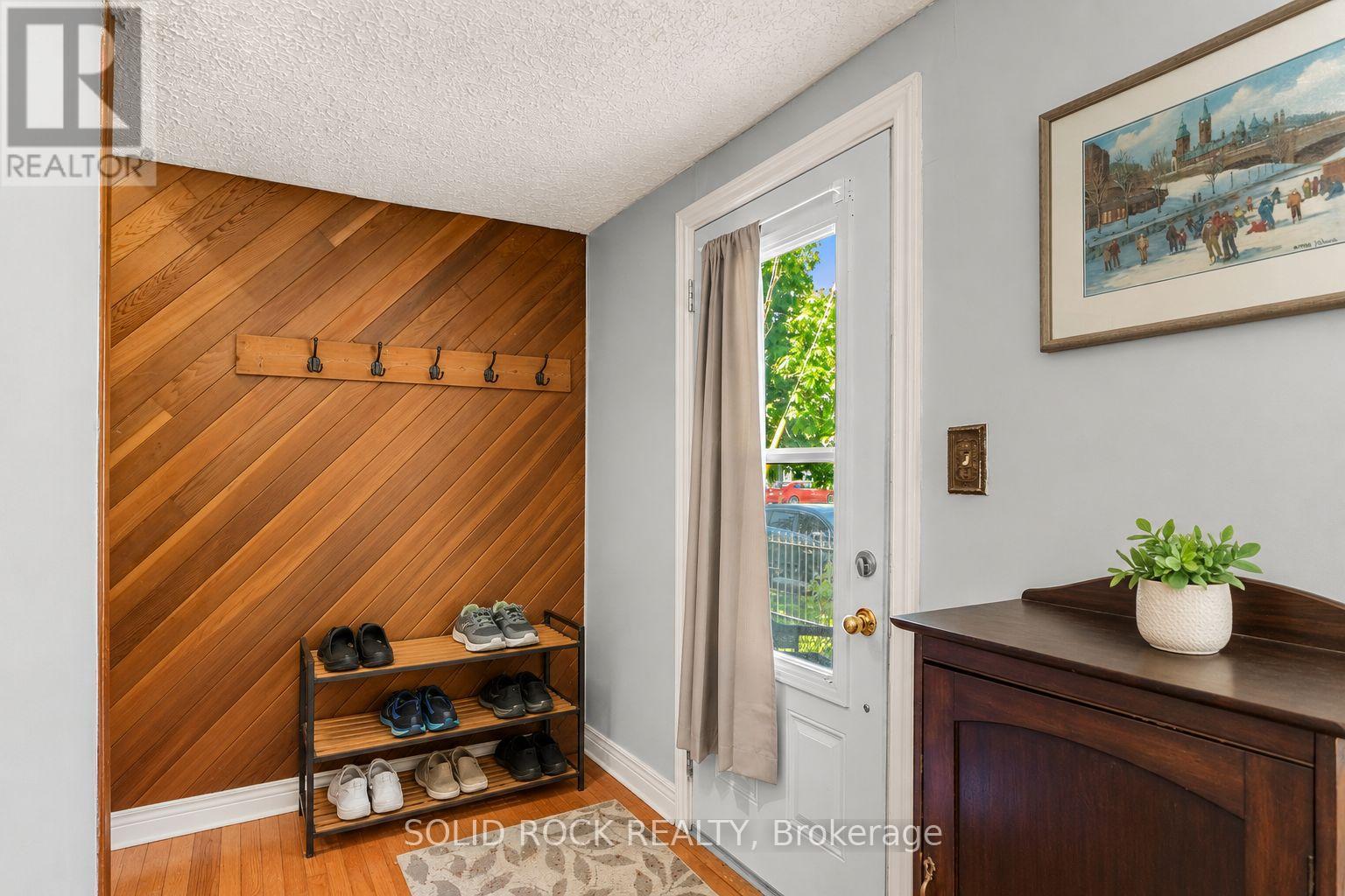 6 Oxford Street W, North Grenville, Ontario  K0G 1J0 - Photo 2 - X13165084