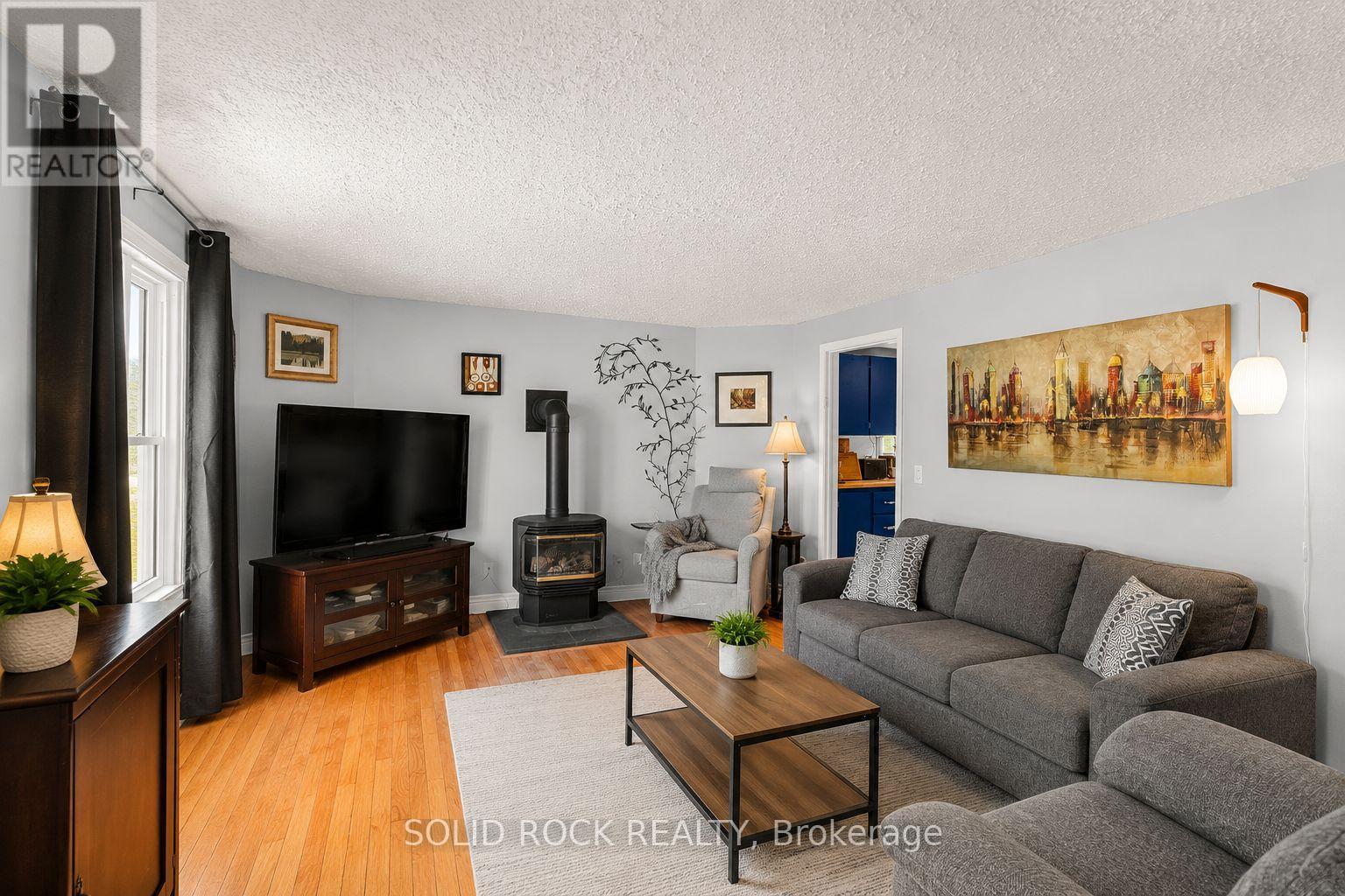 6 Oxford Street W, North Grenville, Ontario  K0G 1J0 - Photo 3 - X13165084
