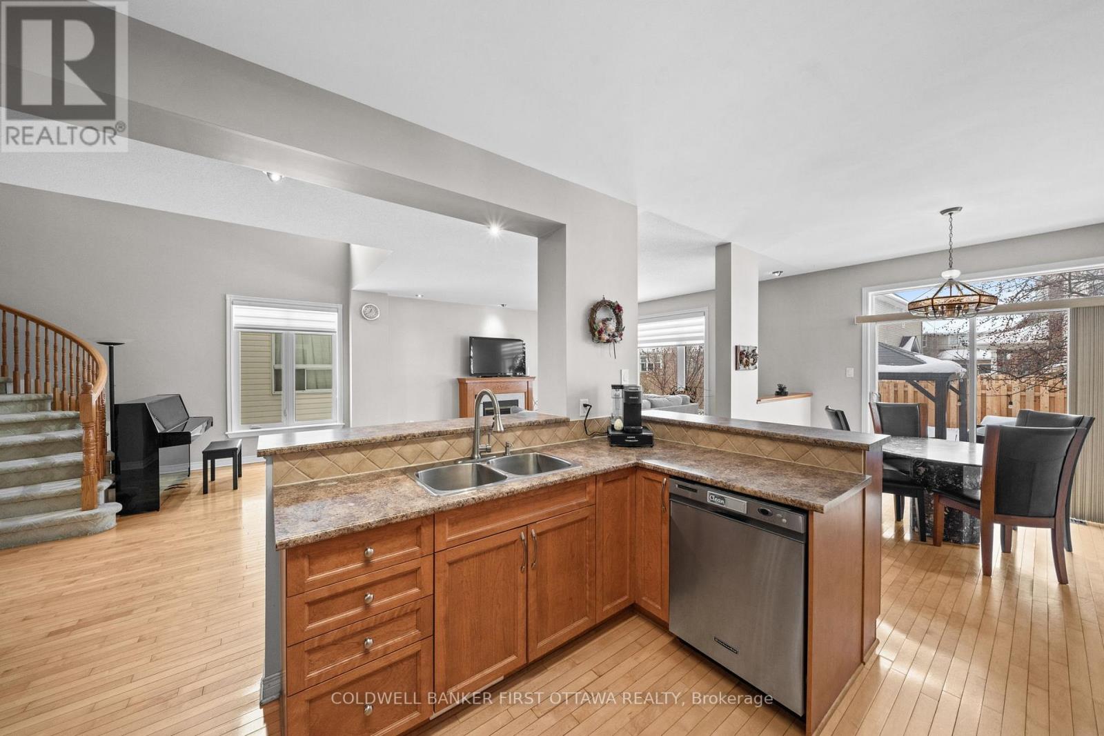 6a Rosetta Avenue, Ottawa, Ontario  K2G 6T5 - Photo 7 - X13165614