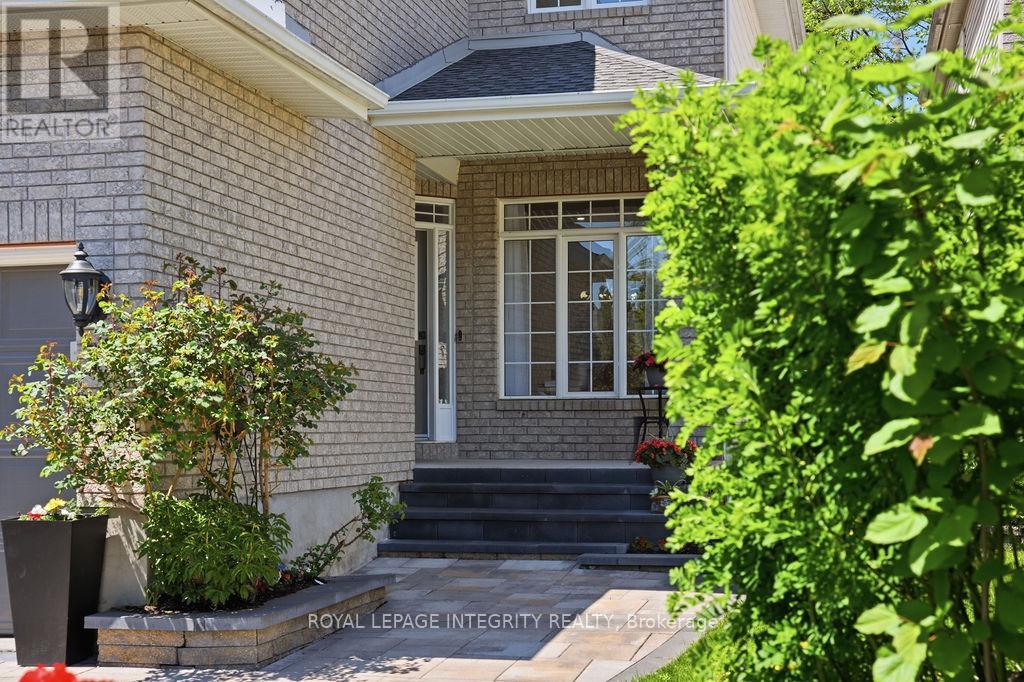72 Maricona Way, Ottawa, Ontario  K2T 1H3 - Photo 2 - X13168110