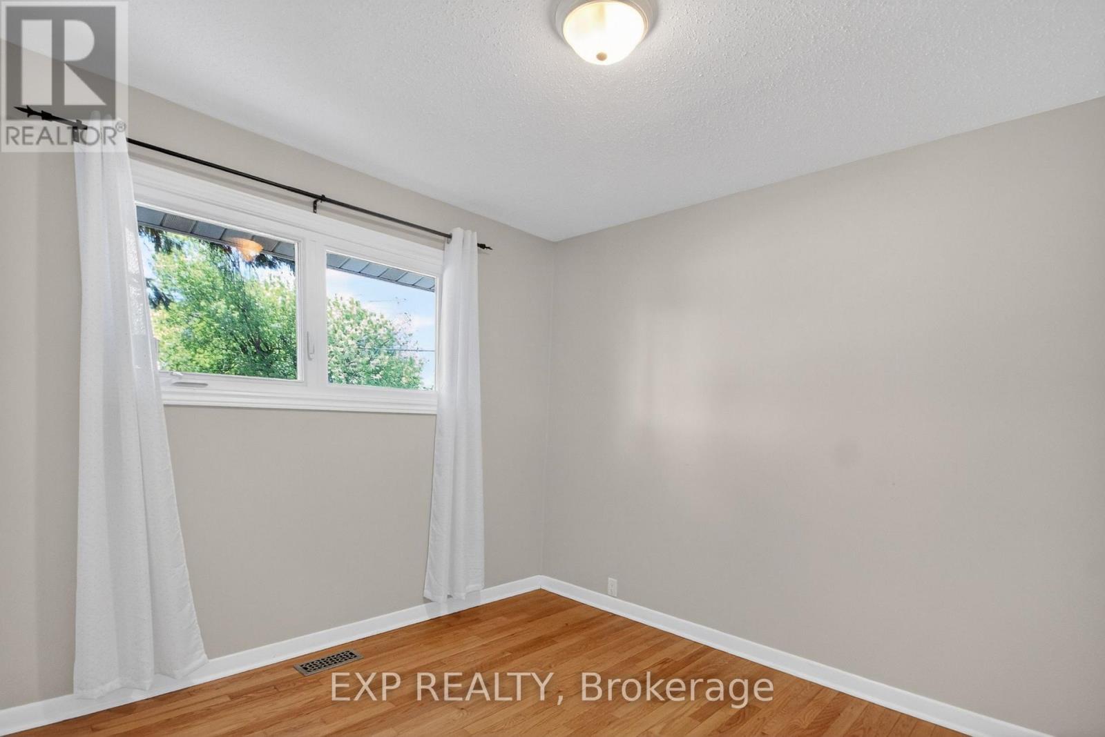 31 Barlyn Avenue, Ottawa, Ontario  K2E 5E2 - Photo 10 - X13168390