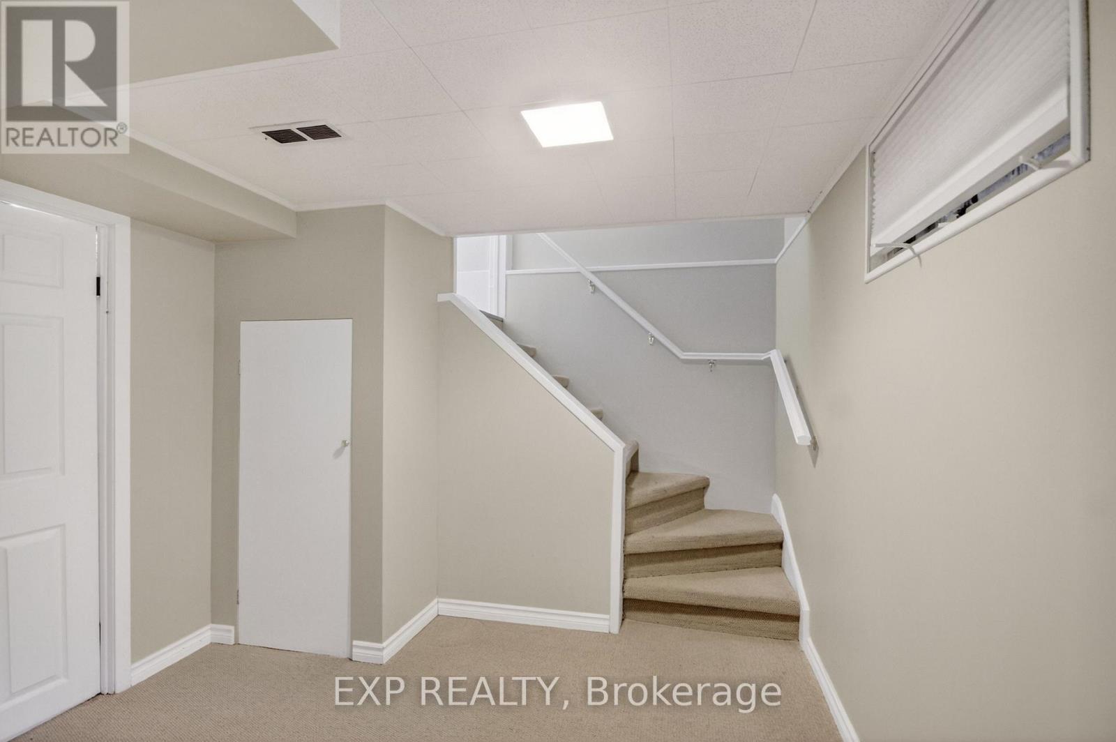 31 Barlyn Avenue, Ottawa, Ontario  K2E 5E2 - Photo 12 - X13168390