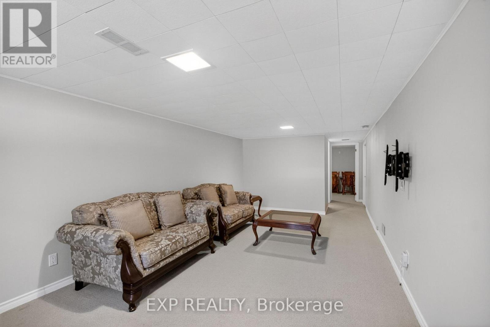 31 Barlyn Avenue, Ottawa, Ontario  K2E 5E2 - Photo 13 - X13168390