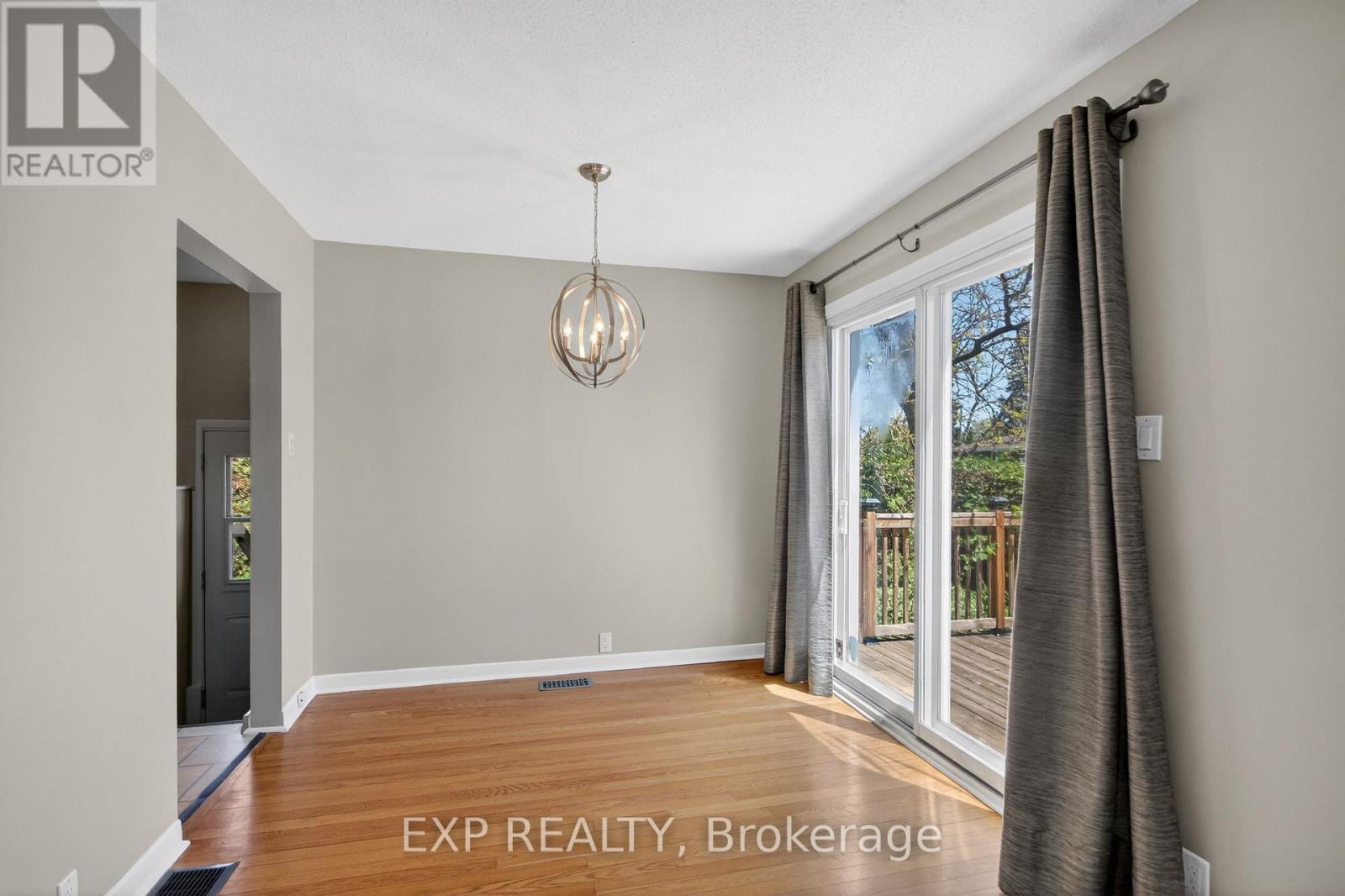 31 Barlyn Avenue, Ottawa, Ontario  K2E 5E2 - Photo 5 - X13168390