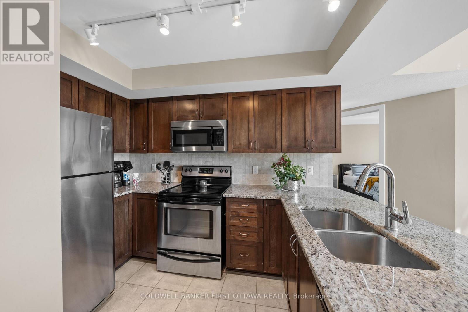 75c Colonnade Road, Ottawa, Ontario  K2E 0A8 - Photo 5 - X13169056