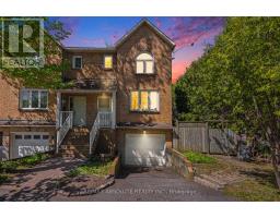 700 TWEEDSMUIR AVENUE, Ottawa, Ontario