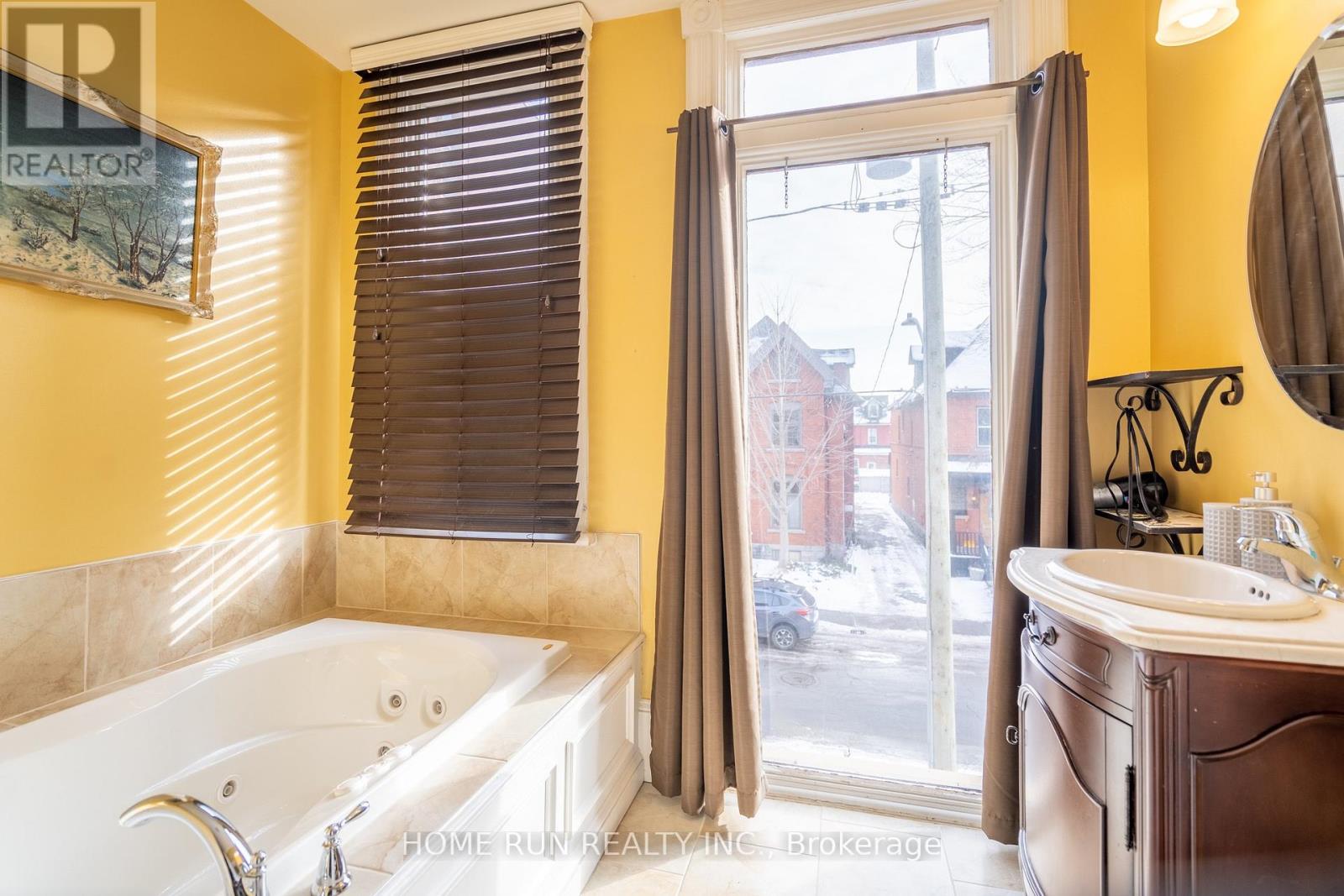 431 Gilmour Street, Ottawa, Ontario  K2P 0R5 - Photo 19 - X13169542