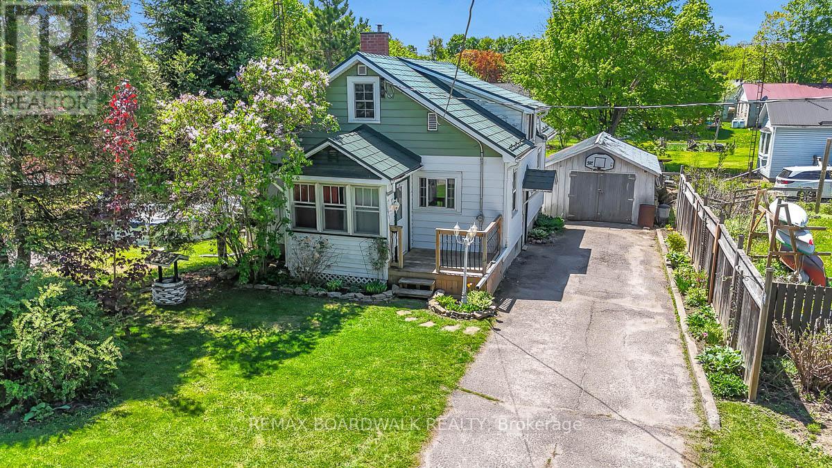 96 YORK STREET, Lanark Highlands, Ontario