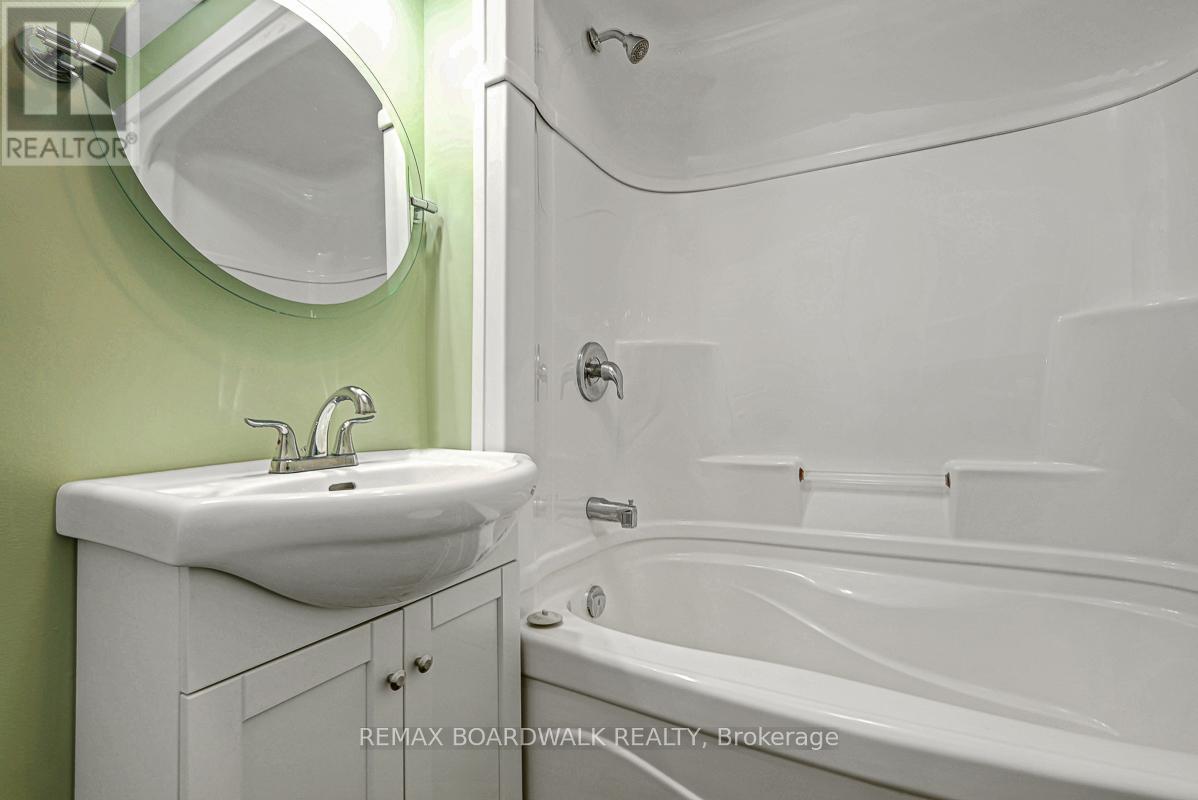 96 York Street, Lanark Highlands, Ontario  K0G 1K0 - Photo 12 - X13170494