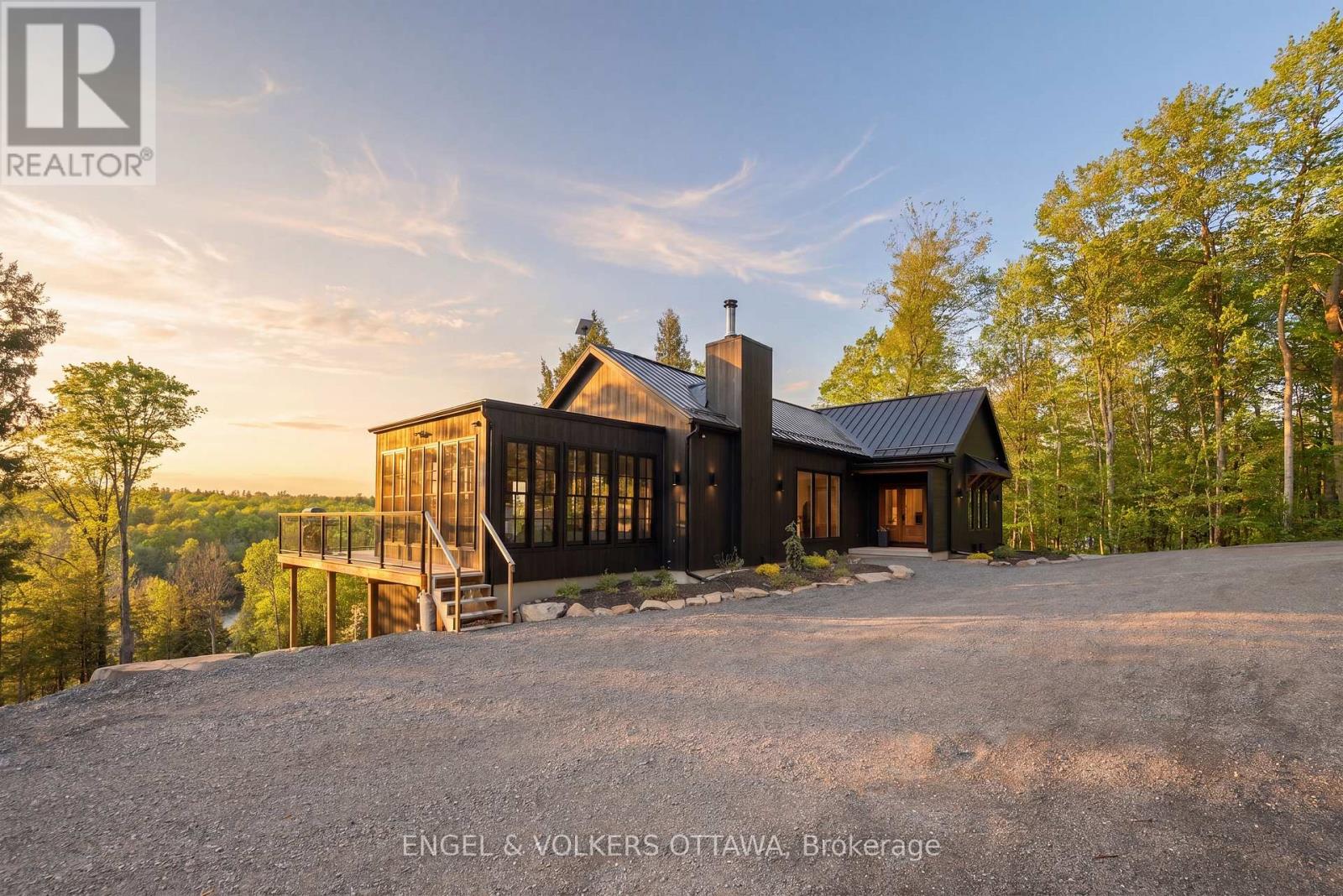 189 Shady Maple Road, Mcnab/braeside, Ontario  K0J 1G0 - Photo 2 - X13171054