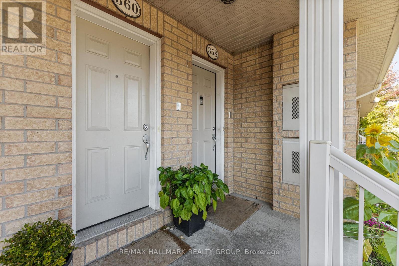 358 Galston Private, Ottawa, Ontario  K1W 0G3 - Photo 4 - X13172472