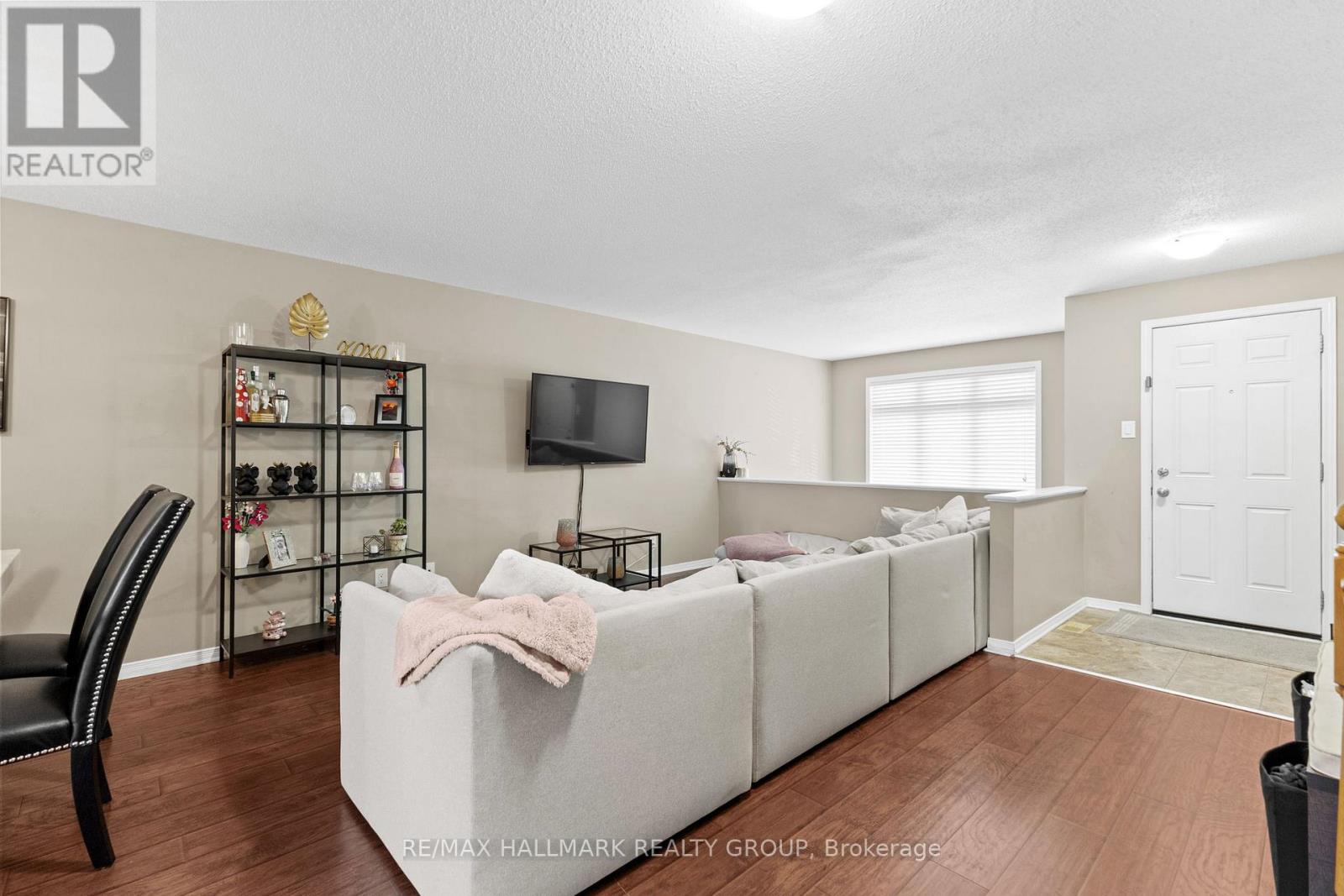 358 Galston Private, Ottawa, Ontario  K1W 0G3 - Photo 6 - X13172472