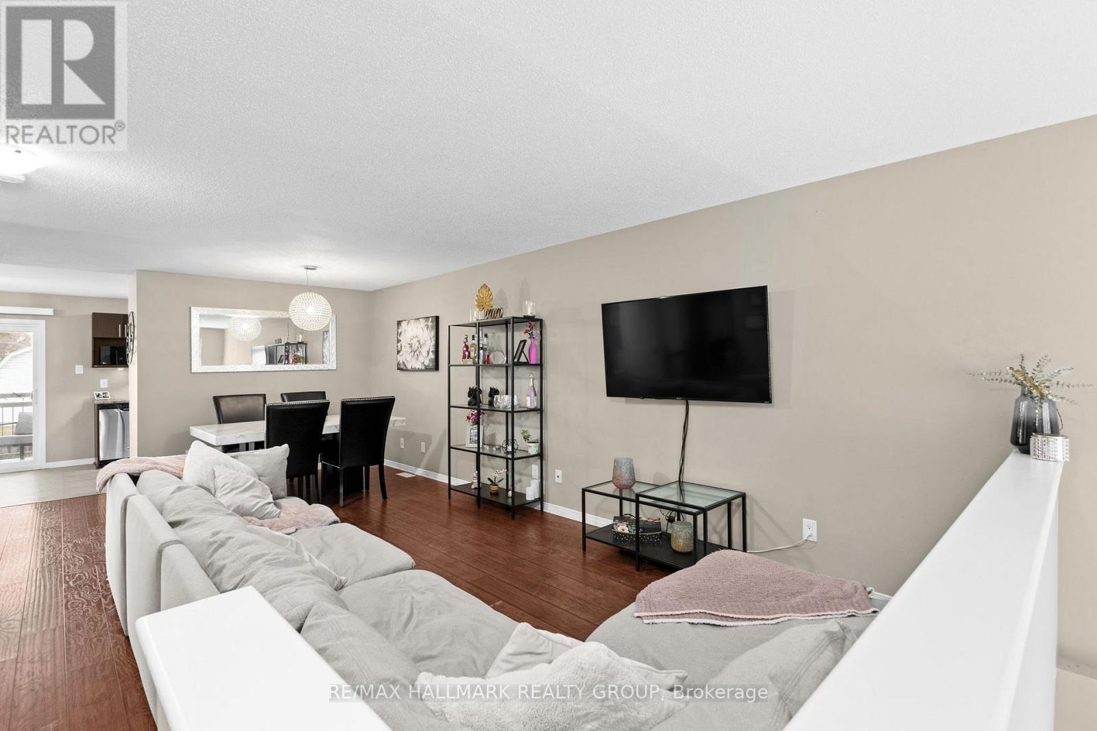 358 Galston Private, Ottawa, Ontario  K1W 0G3 - Photo 9 - X13172472