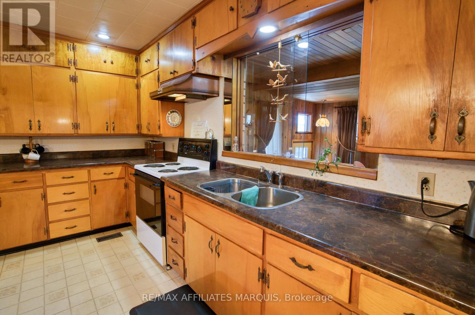 9851 Highway 42 Highway, Rideau Lakes, Ontario  K0G 1X0 - Photo 7 - X13173118