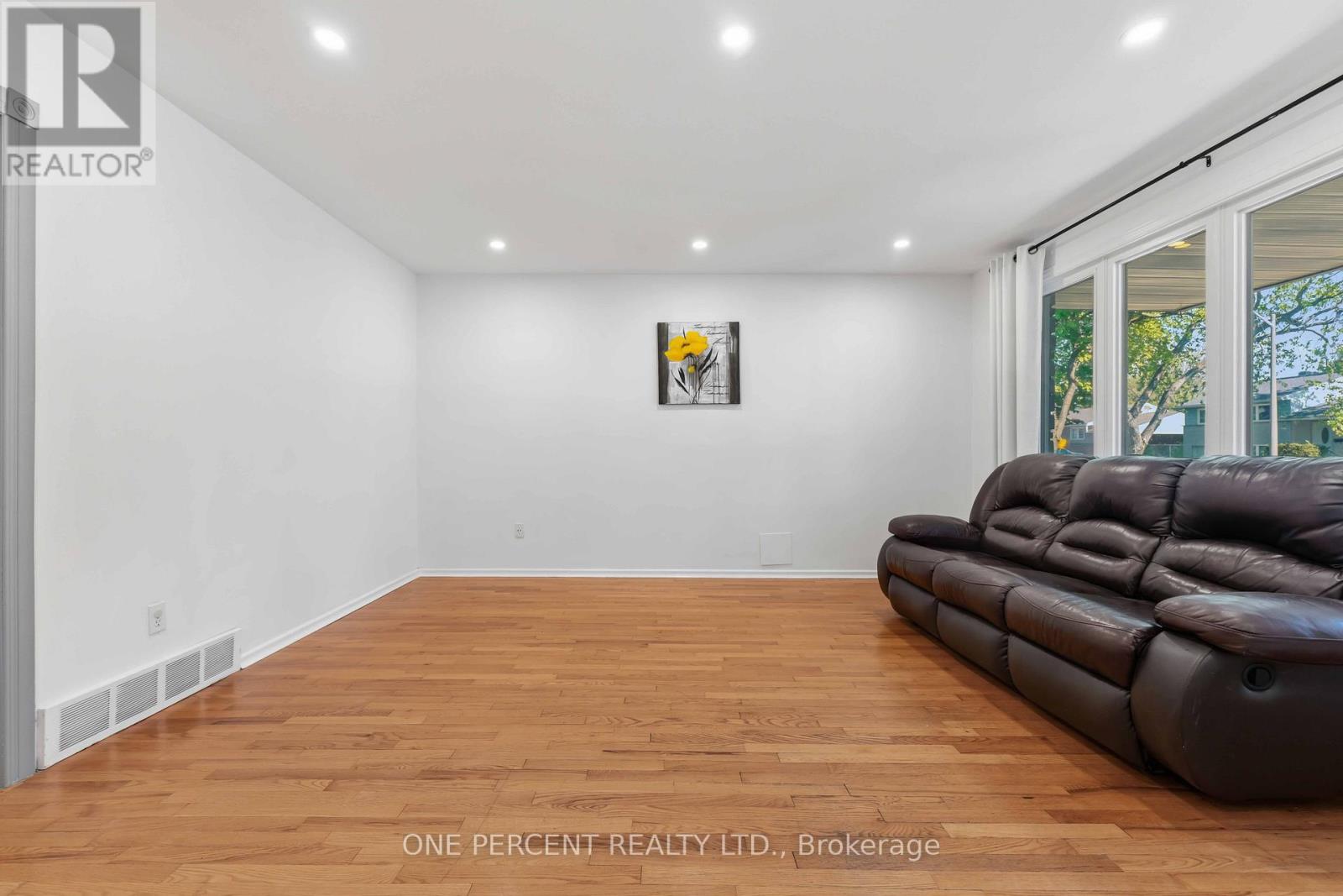 Unit A And Unit B - 933 Kincaid Court, Ottawa, Ontario  K1V 6N7 - Photo 5 - X13173270