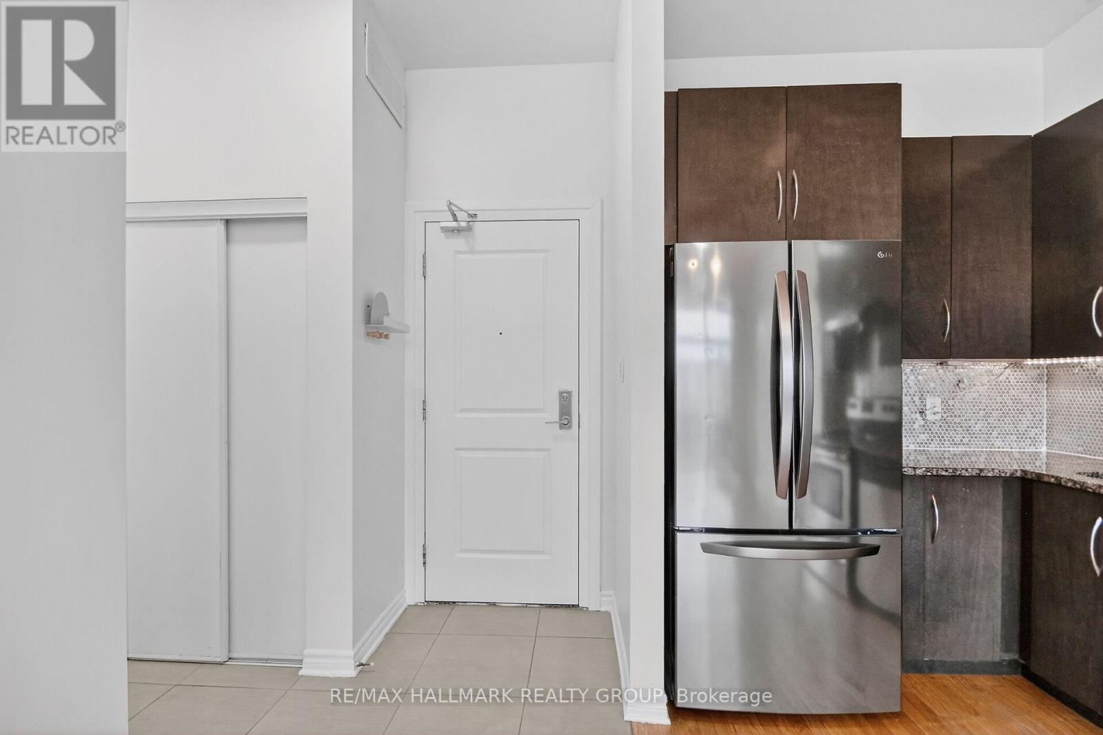 210 - 682 Churchill Avenue N, Ottawa, Ontario  K1Z 5G5 - Photo 2 - X13173356