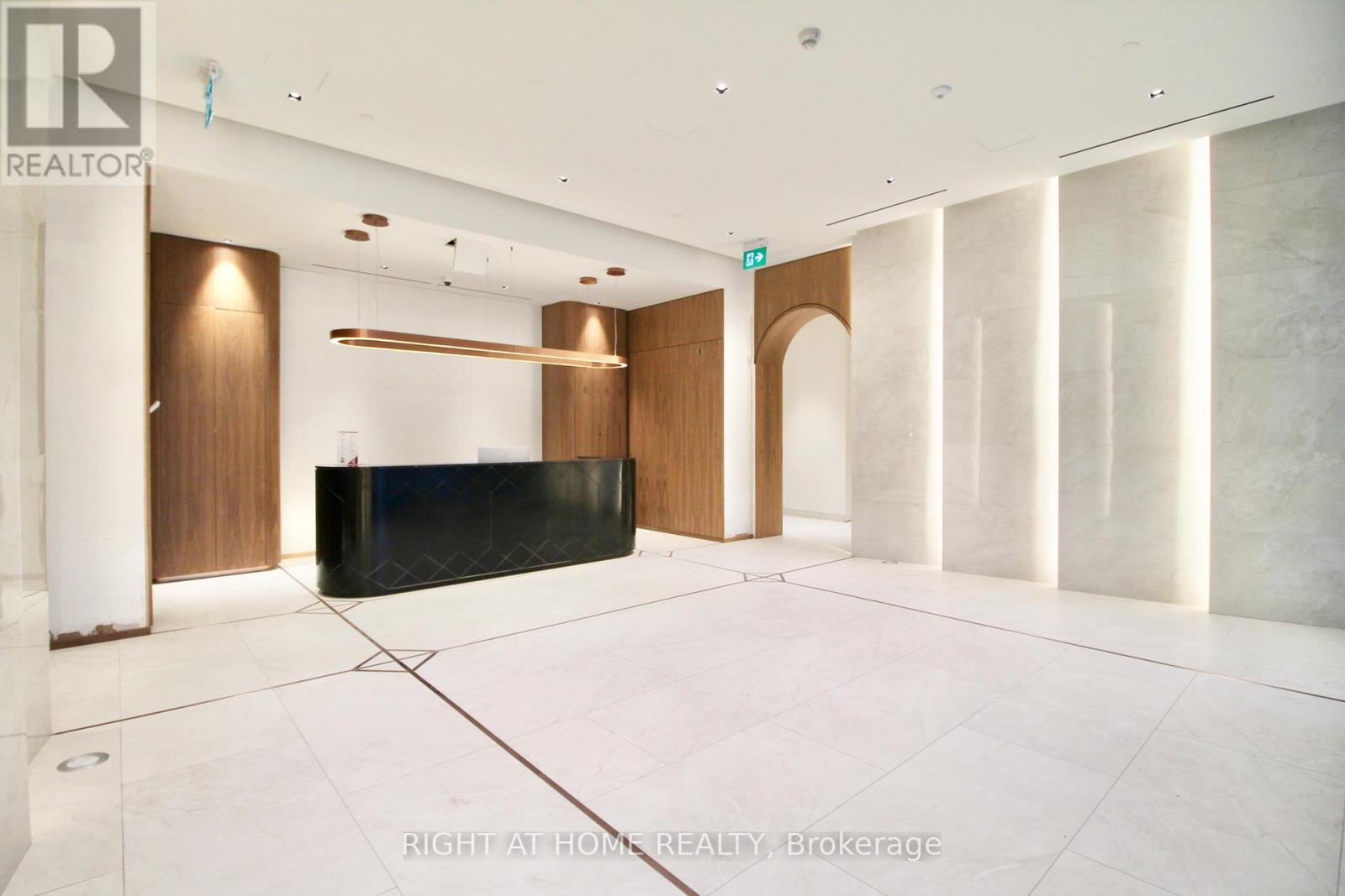 1004 - 560 Rideau Street, Ottawa, Ontario  K1N 5Z8 - Photo 2 - X13173390