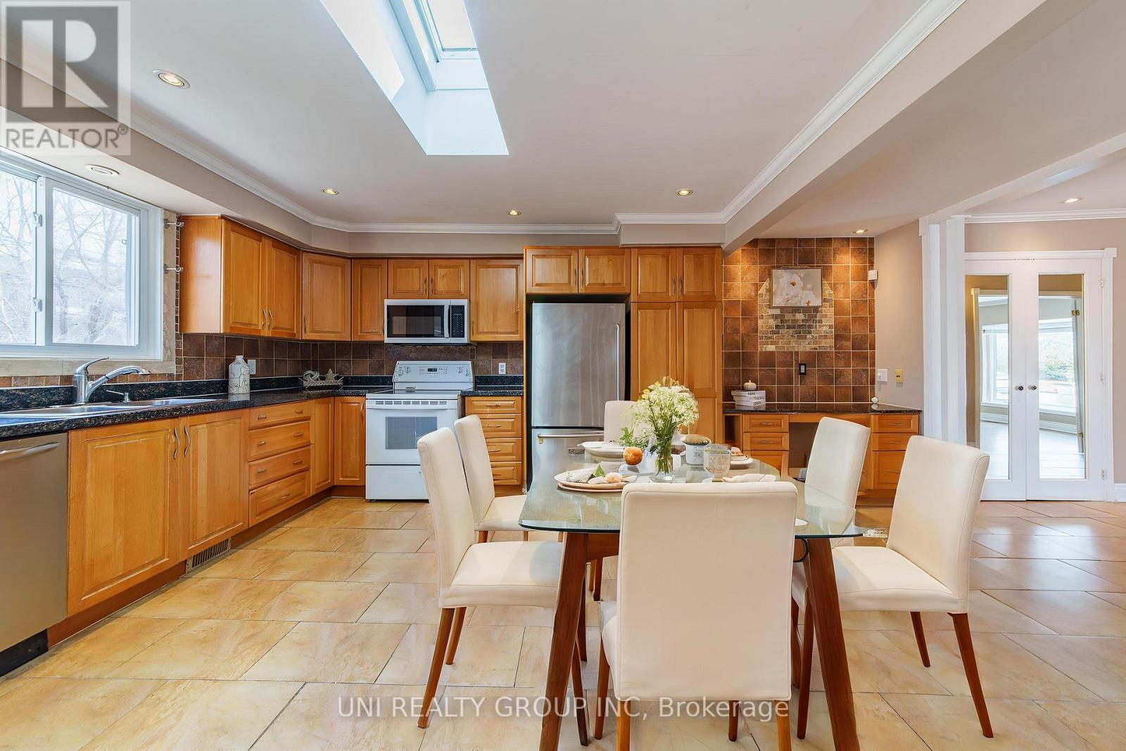 17 Forest Park Avenue, Ottawa, Ontario  K2E 5A2 - Photo 10 - X13173596