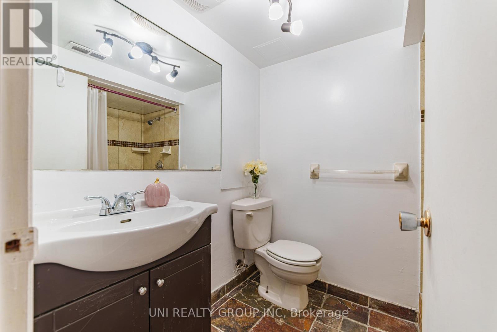 17 Forest Park Avenue, Ottawa, Ontario  K2E 5A2 - Photo 29 - X13173596