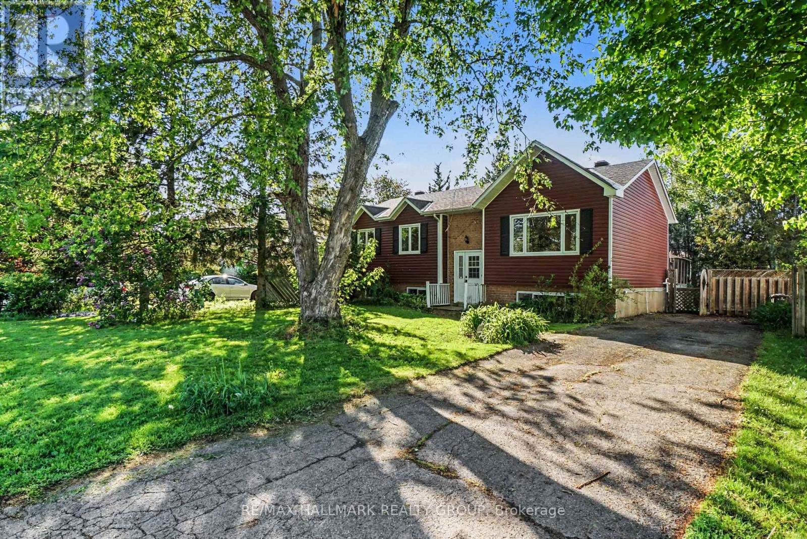 52 Castlebeau Street, Russell, Ontario  K0A 1W0 - Photo 2 - X13175496