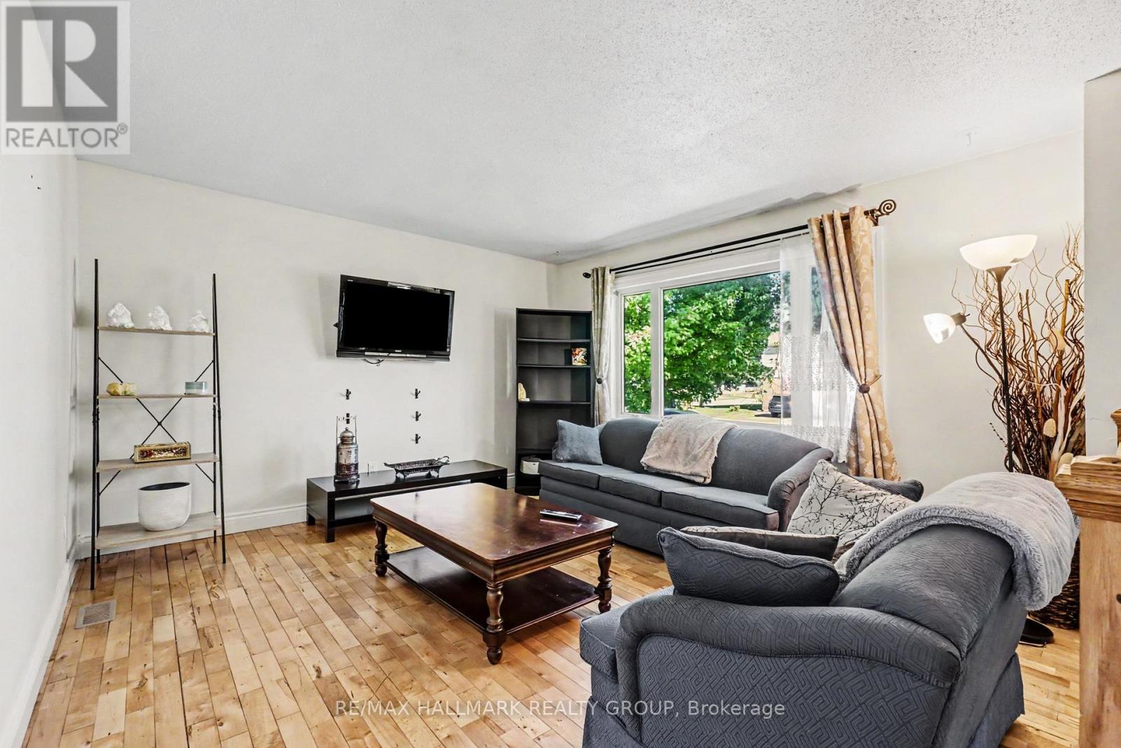 52 Castlebeau Street, Russell, Ontario  K0A 1W0 - Photo 3 - X13175496