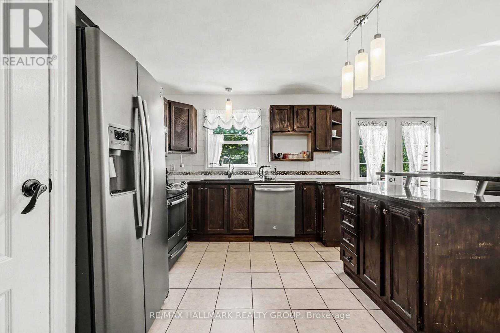 52 Castlebeau Street, Russell, Ontario  K0A 1W0 - Photo 9 - X13175496