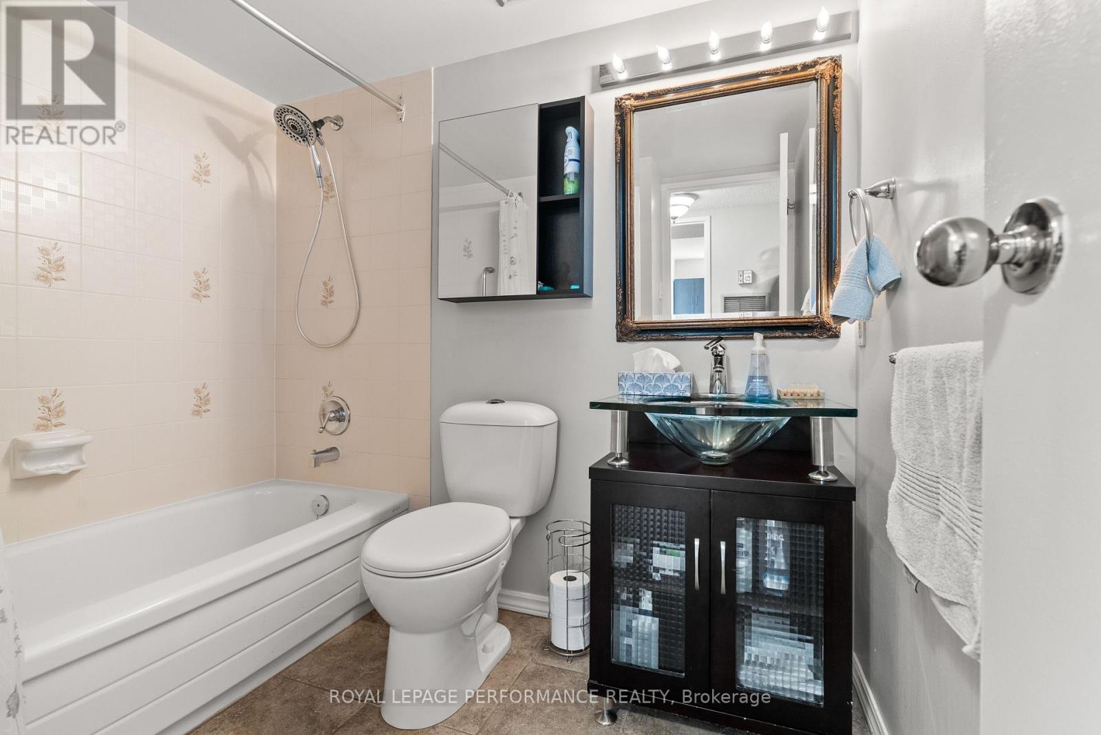 Unit #407 - 200 Lafontaine Avenue, Ottawa, Ontario  K1L 8K8 - Photo 14 - X13176570