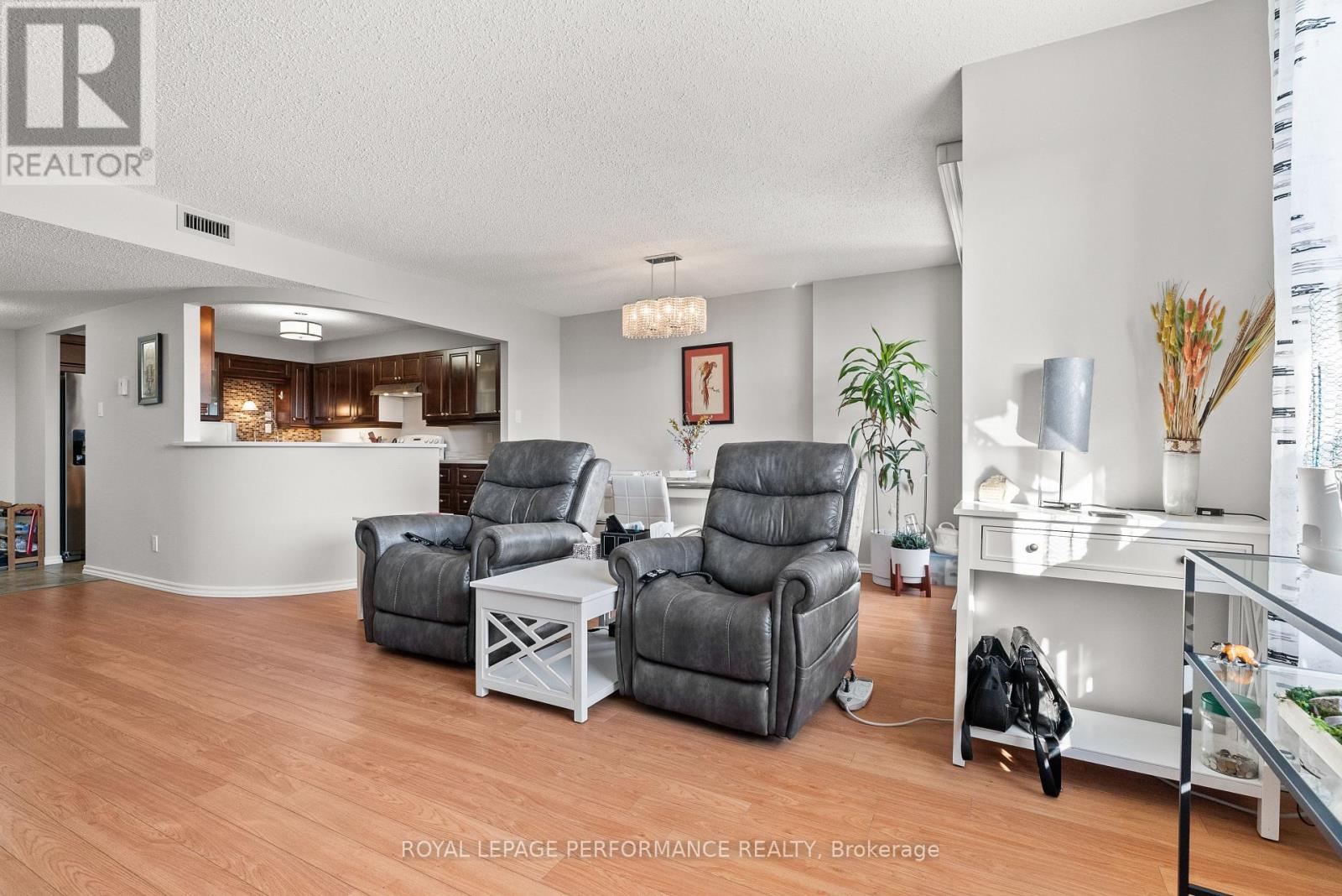 Unit #407 - 200 Lafontaine Avenue, Ottawa, Ontario  K1L 8K8 - Photo 3 - X13176570