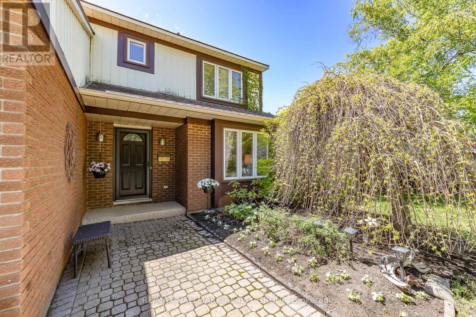 8 Trotting Way, Ottawa, Ontario  K2M 1B2 - Photo 3 - X13177058