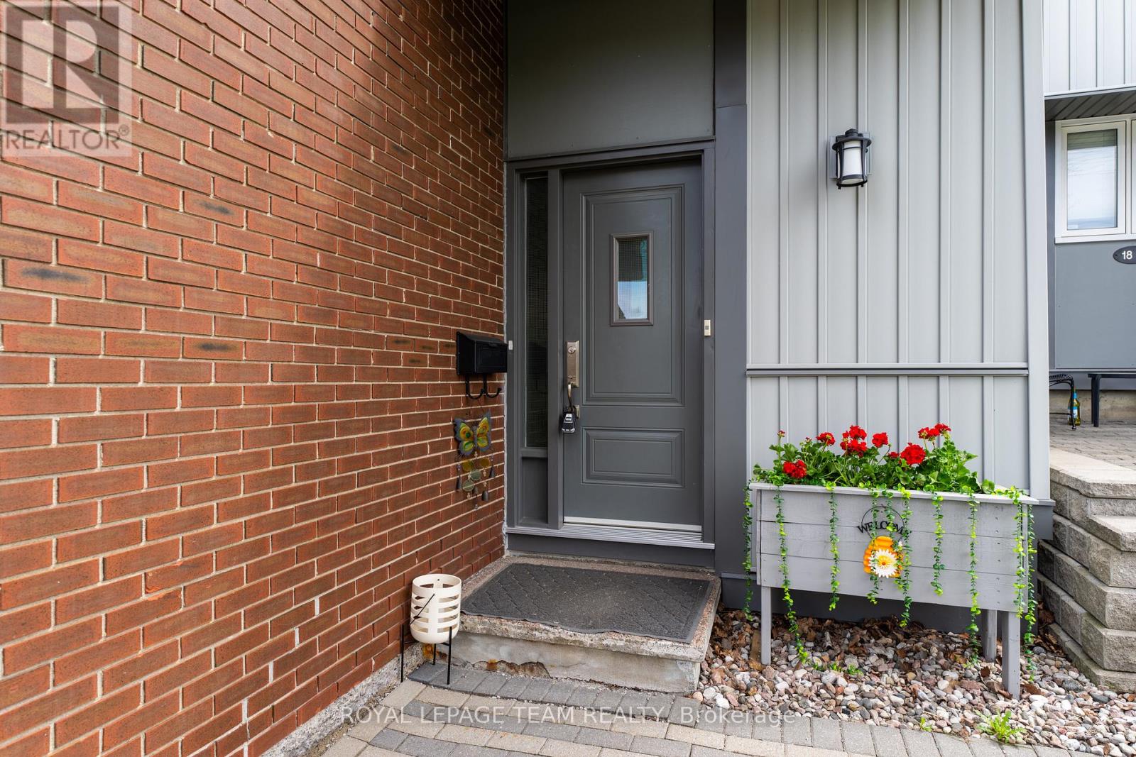 C - 18 Benlea Drive, Ottawa, Ontario  K2G 4A8 - Photo 4 - X13177390