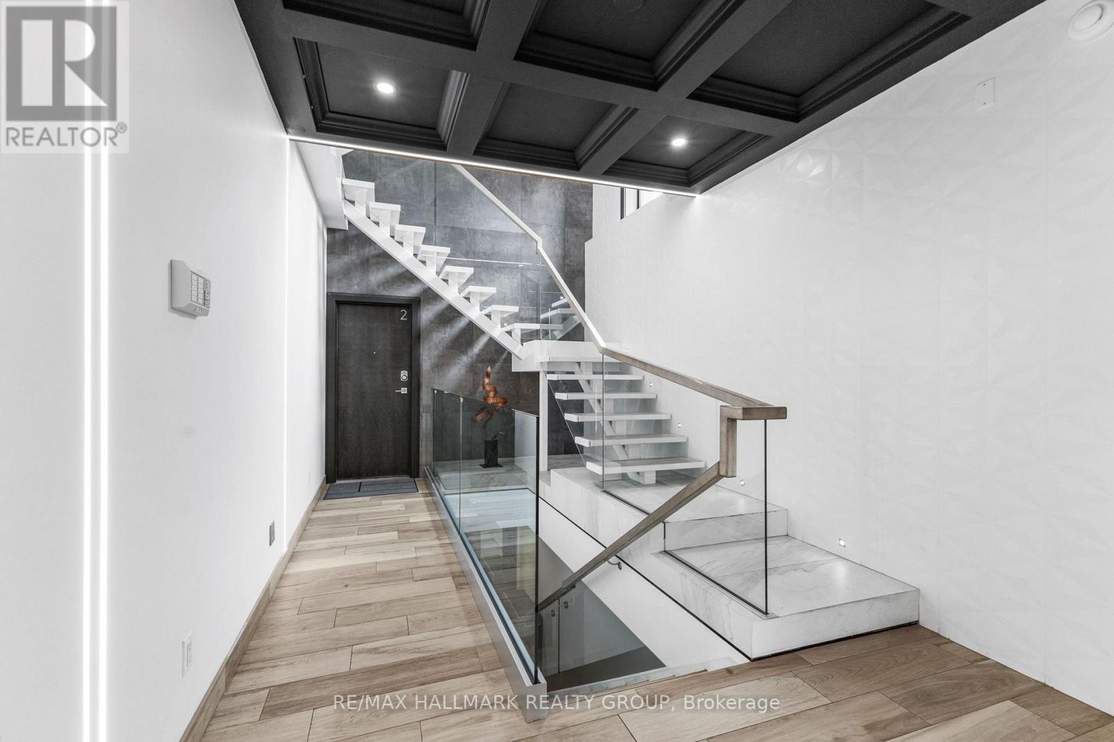 2 - 201 Maclaren Street, Ottawa, Ontario  K2P 0L4 - Photo 2 - X13177968