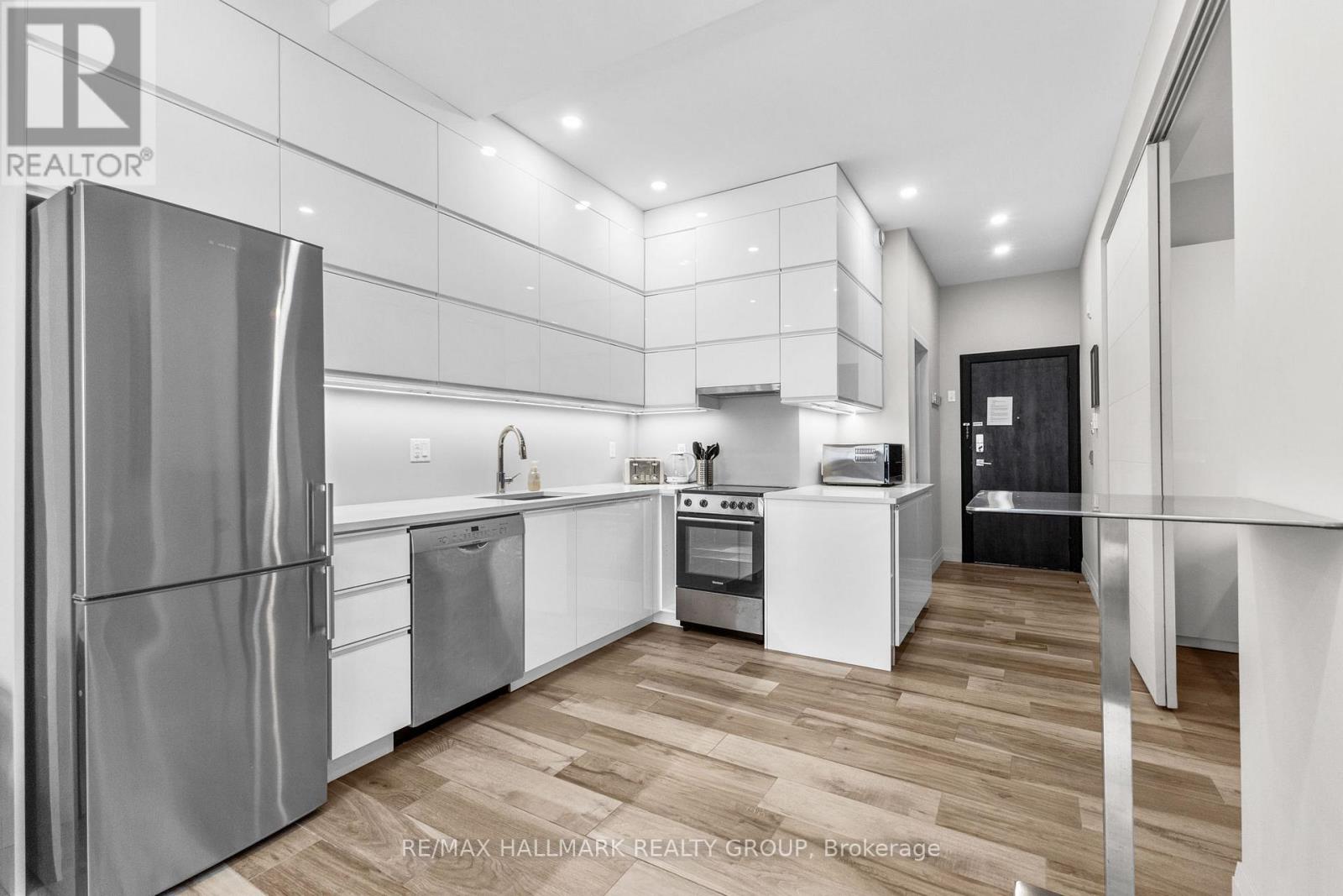 2 - 201 Maclaren Street, Ottawa, Ontario  K2P 0L4 - Photo 4 - X13177968