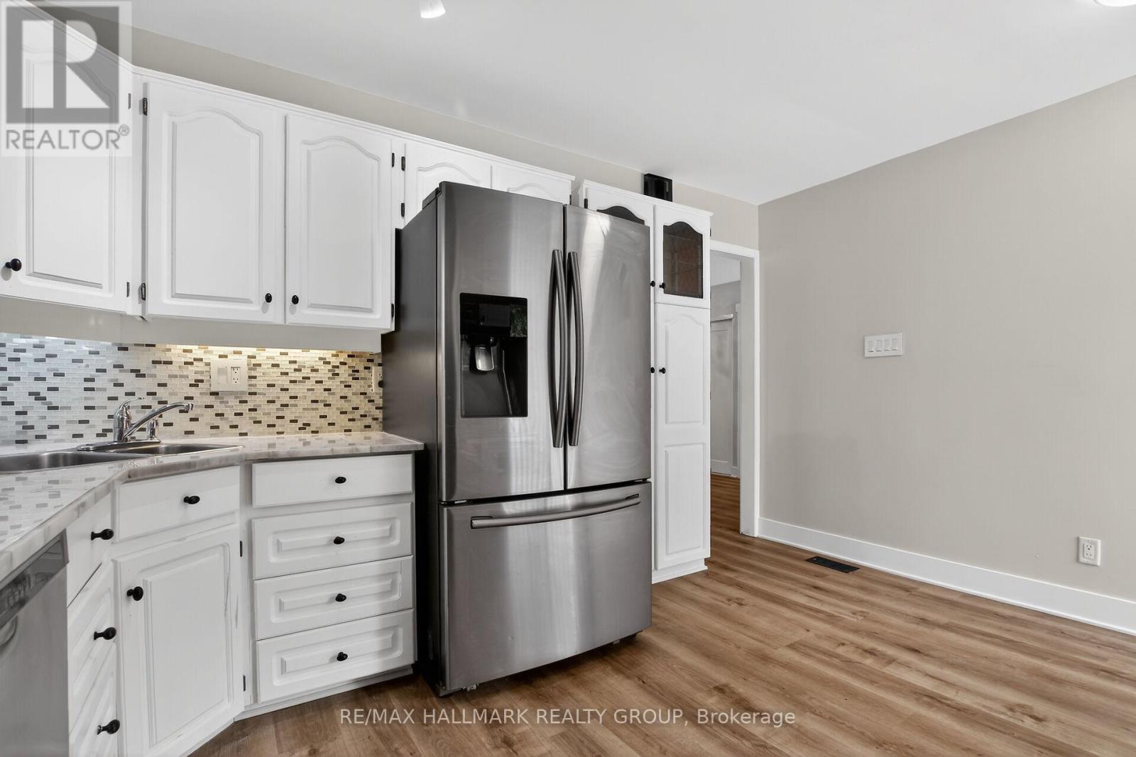 2 Birdstone Avenue, Ottawa, Ontario  K2S 0S2 - Photo 12 - X13178088