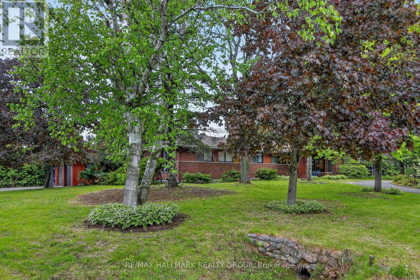 2 Birdstone Avenue, Ottawa, Ontario  K2S 0S2 - Photo 2 - X13178088