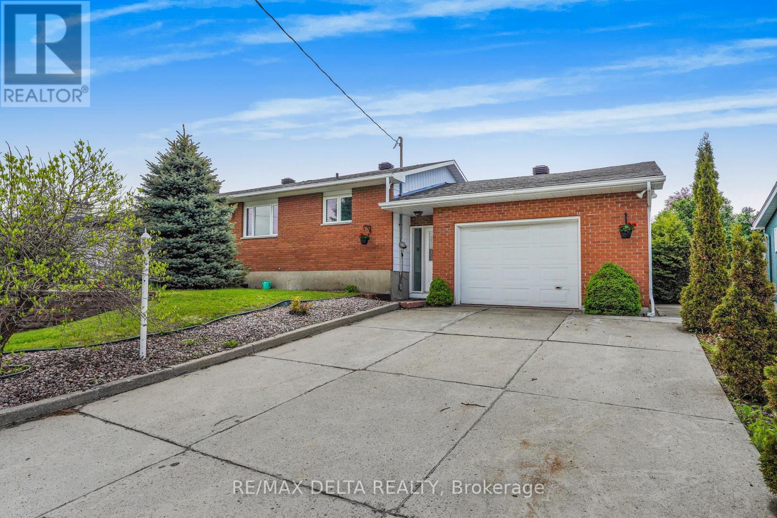 2022 Patricia Street, Clarence-Rockland, Ontario  K4K 1C1 - Photo 2 - X13182198
