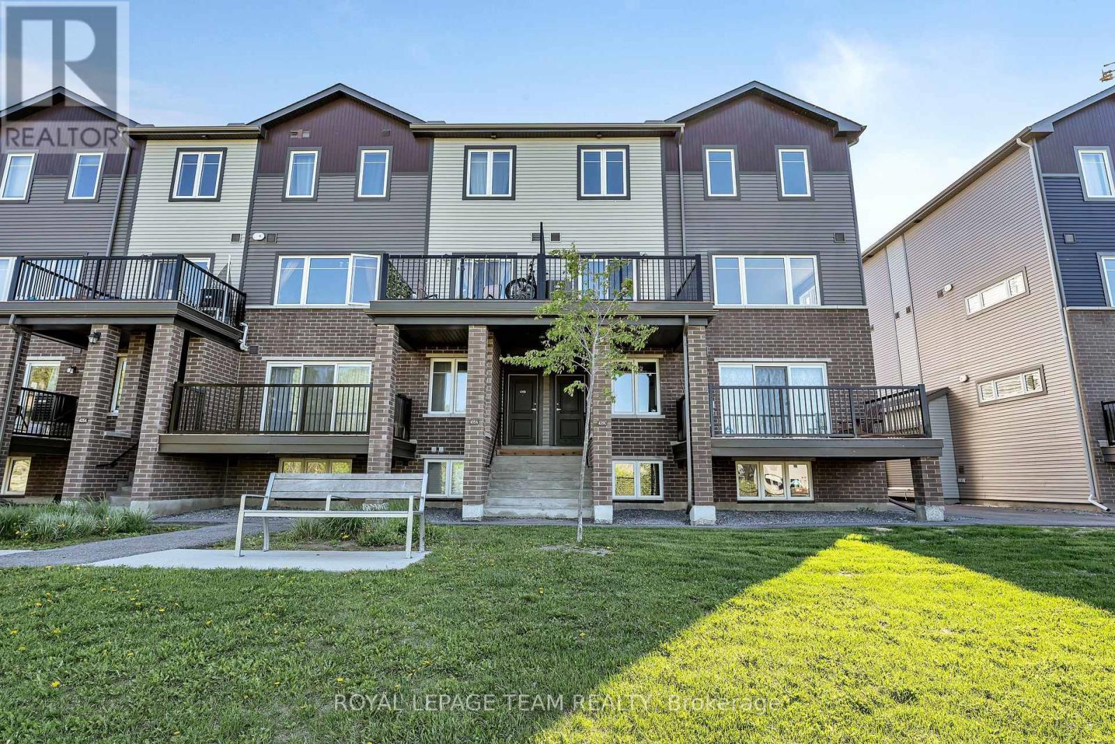 13 - 435 ELDORADO PRIVATE, Ottawa, Ontario