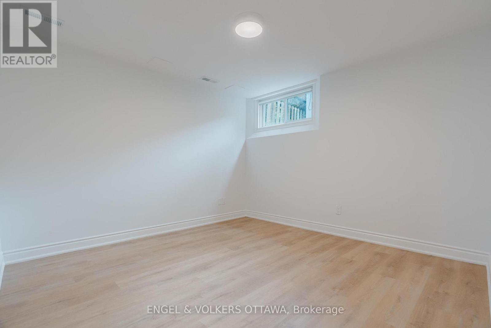 B - 1649 Rosebella Avenue, Ottawa, Ontario  K1T 1E9 - Photo 15 - X13183224
