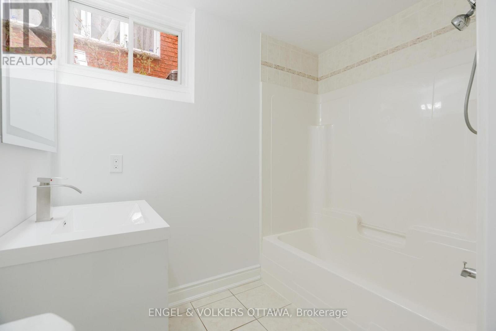B - 1649 Rosebella Avenue, Ottawa, Ontario  K1T 1E9 - Photo 21 - X13183224