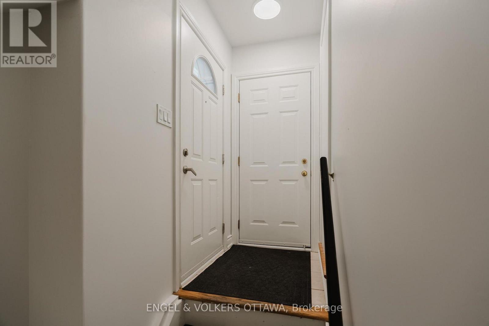B - 1649 Rosebella Avenue, Ottawa, Ontario  K1T 1E9 - Photo 4 - X13183224