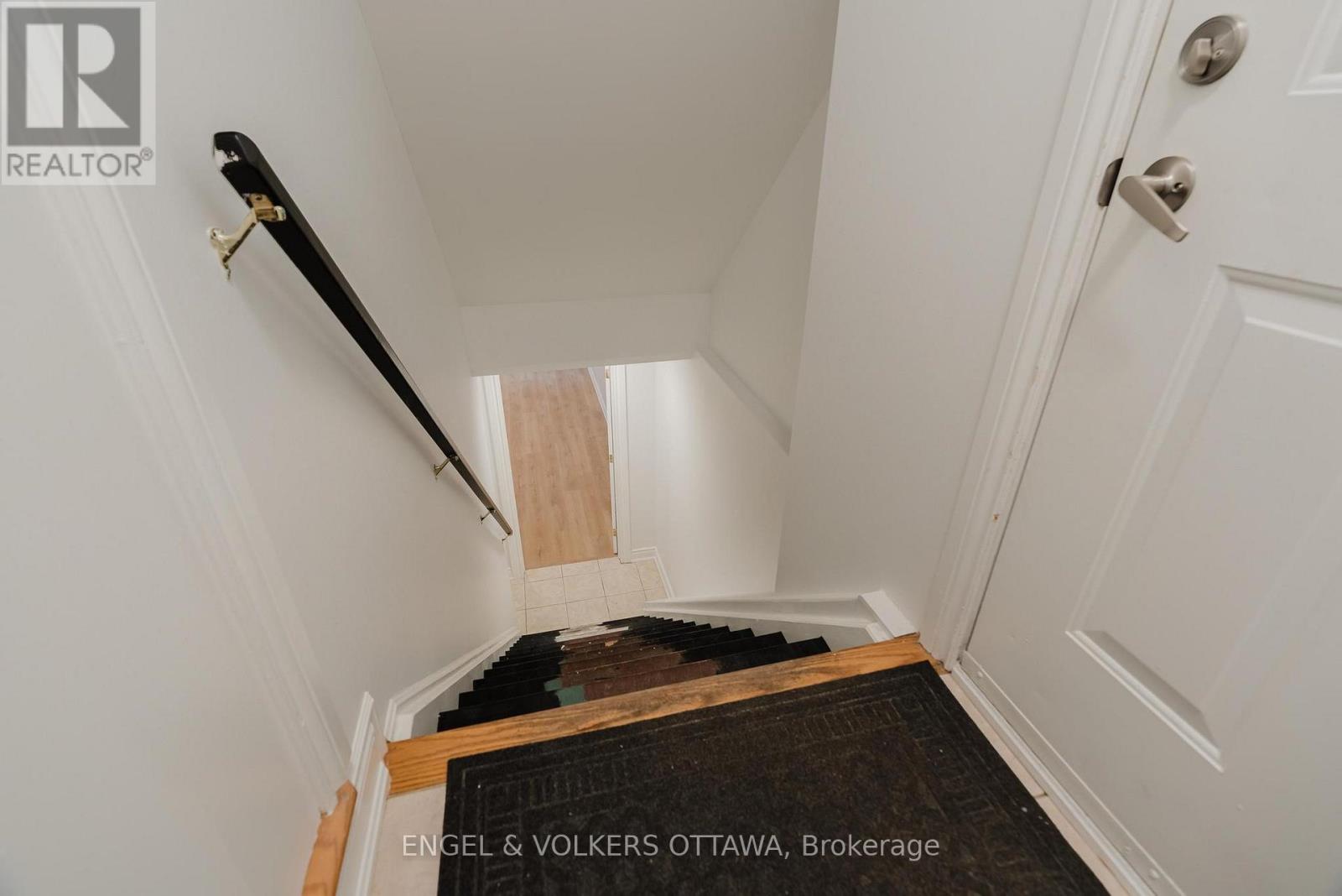B - 1649 Rosebella Avenue, Ottawa, Ontario  K1T 1E9 - Photo 5 - X13183224