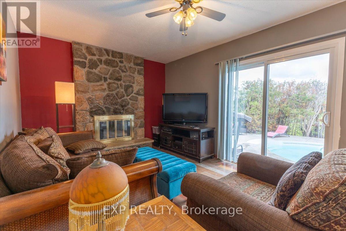6383 Larmond Avenue, Ottawa, Ontario  K1C 2J9 - Photo 11 - X13183626
