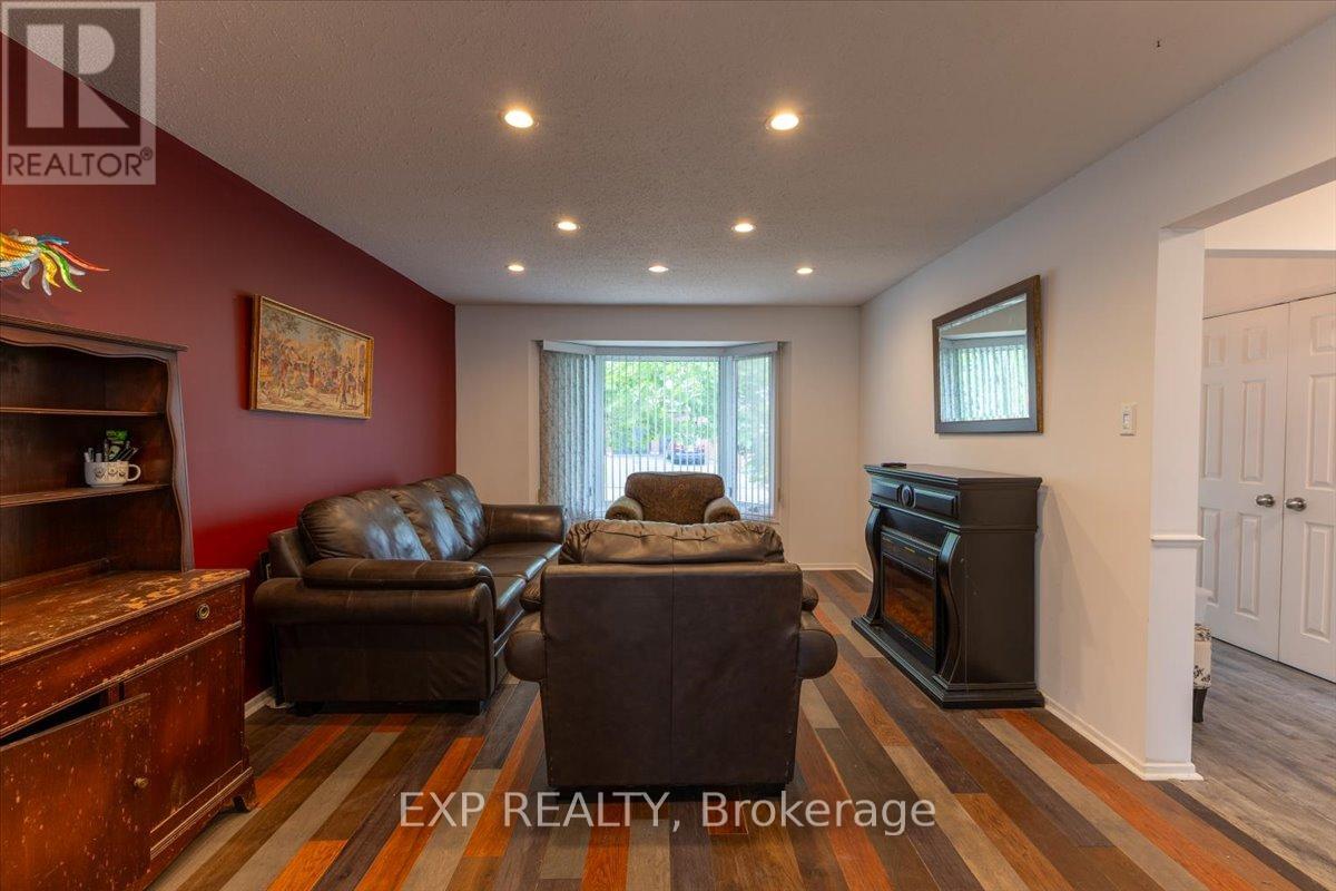 6383 Larmond Avenue, Ottawa, Ontario  K1C 2J9 - Photo 9 - X13183626