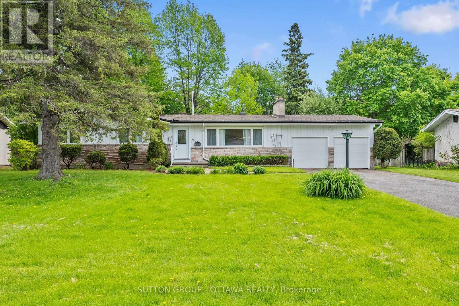 45 LARKSPUR DRIVE, Ottawa, Ontario