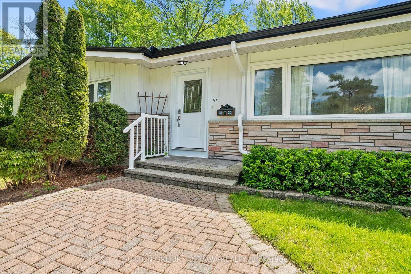 45 Larkspur Drive, Ottawa, Ontario  K2H 6K8 - Photo 3 - X13185518