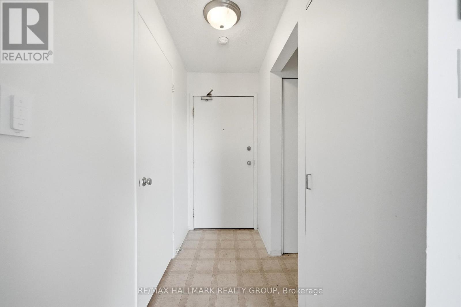 412 - 270 Brittany Drive, Ottawa, Ontario  K1K 4M3 - Photo 3 - X13188472
