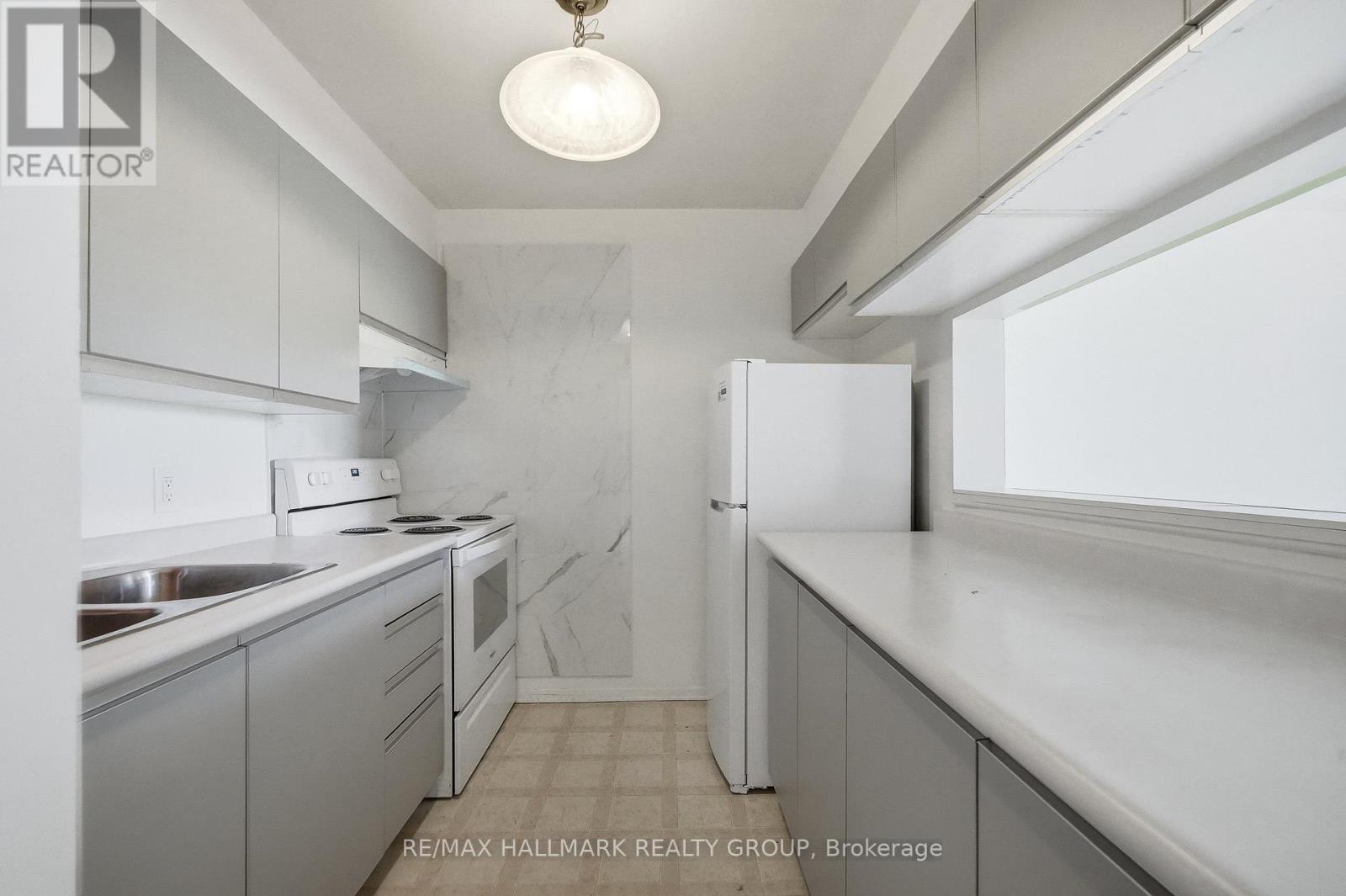 412 - 270 Brittany Drive, Ottawa, Ontario  K1K 4M3 - Photo 4 - X13188472