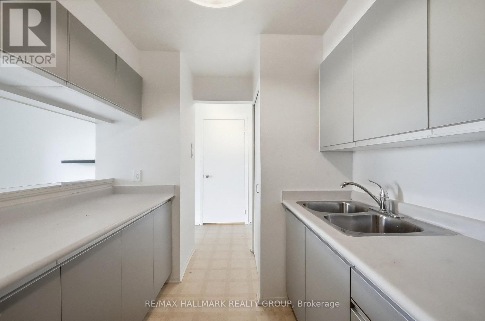 412 - 270 Brittany Drive, Ottawa, Ontario  K1K 4M3 - Photo 5 - X13188472