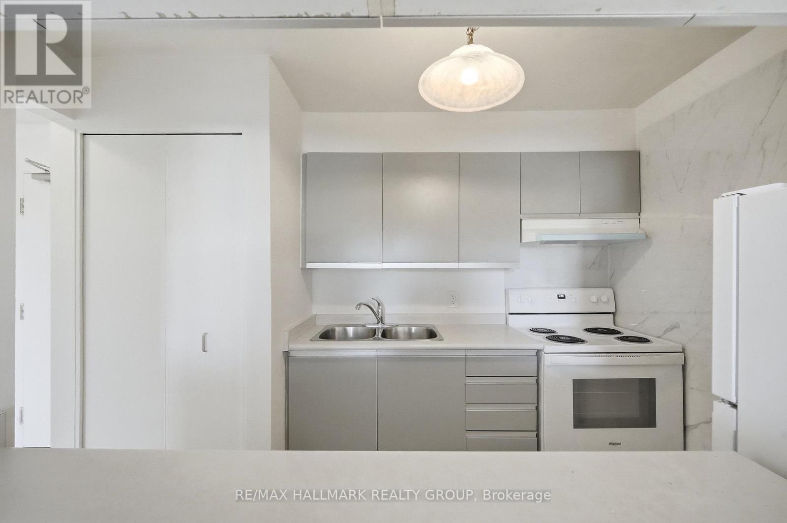 412 - 270 Brittany Drive, Ottawa, Ontario  K1K 4M3 - Photo 6 - X13188472