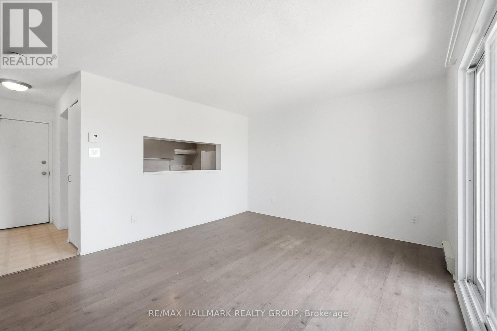412 - 270 Brittany Drive, Ottawa, Ontario  K1K 4M3 - Photo 9 - X13188472